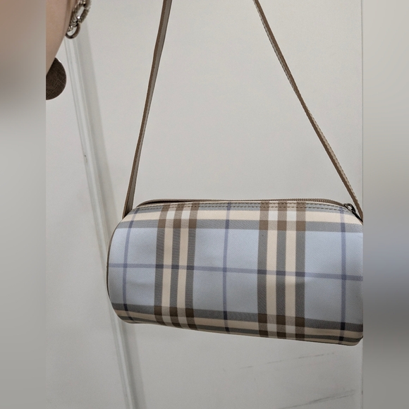 Burberry Barrel Bag - Picture 14 of 16